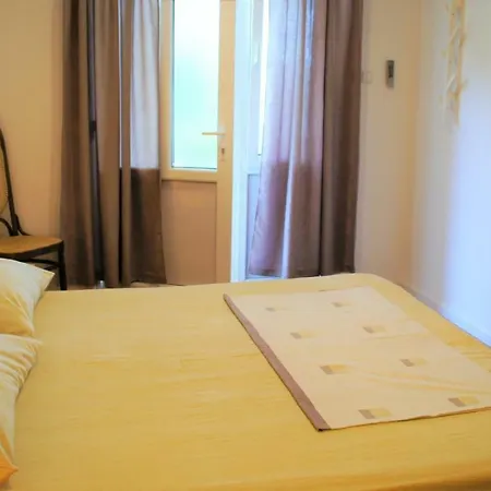Apartment Nena *